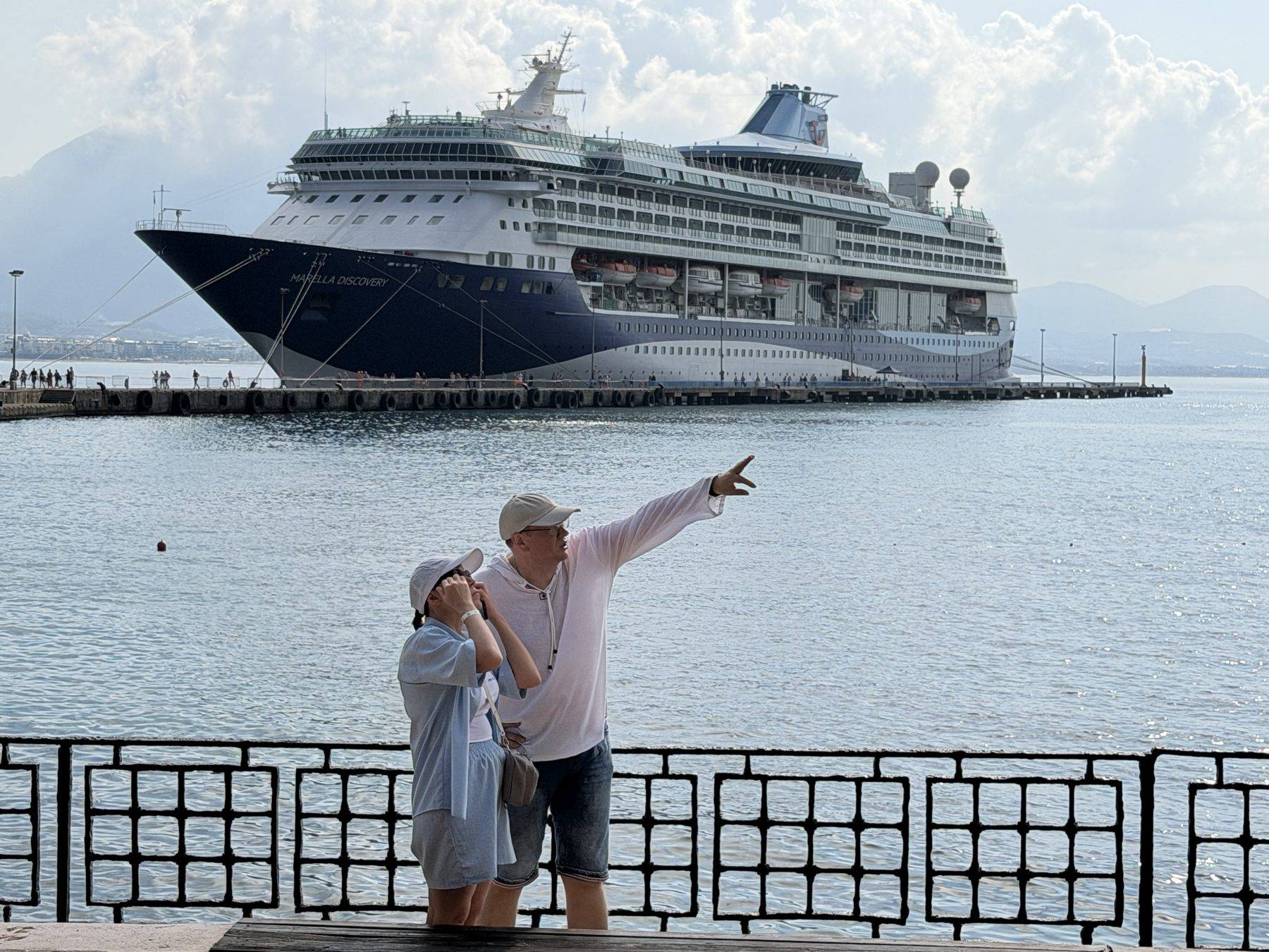 Alanya'da kruvaziyer hareketliliği: 1765 turist ilçeye ayak bastı