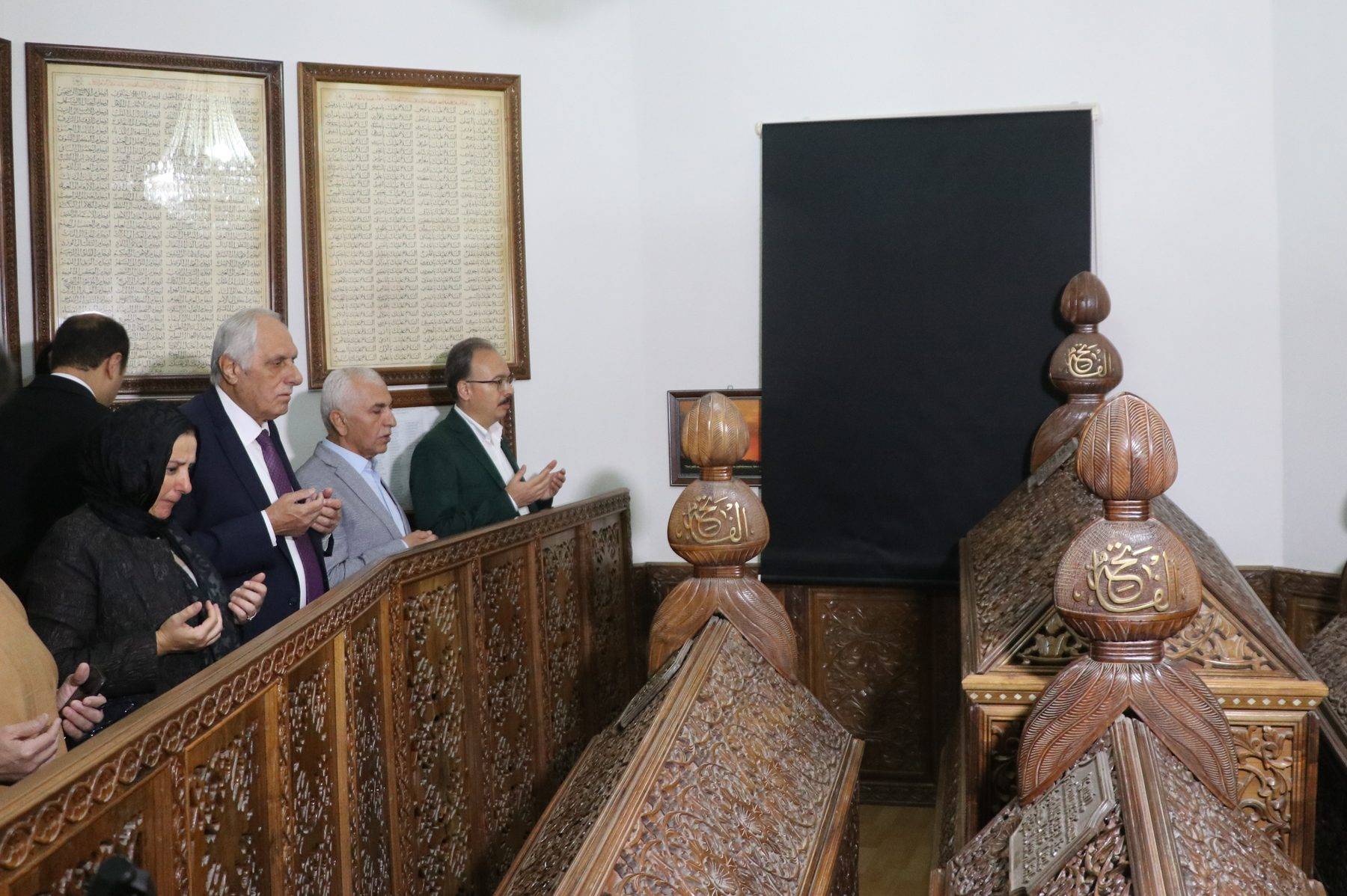 Siirt'te yüzlerce kişi ilginç ışık hadisesi için bir araya geldi