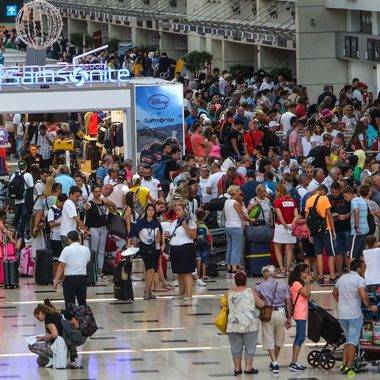 Adeta akın ettiler: Antalya 8 ayda 11 milyon turist ağırladı