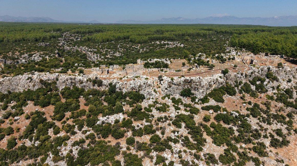 Antalya'nın 2 bin yıllık zeytinyağı fabrikası: Elde edilen gelirle ne yaptıkları ortaya çıktı