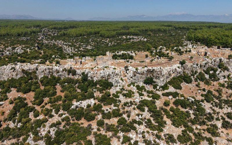 Antalya'nın 2 bin yıllık zeytinyağı fabrikası: Elde edilen gelirle ne yaptıkları ortaya çıktı