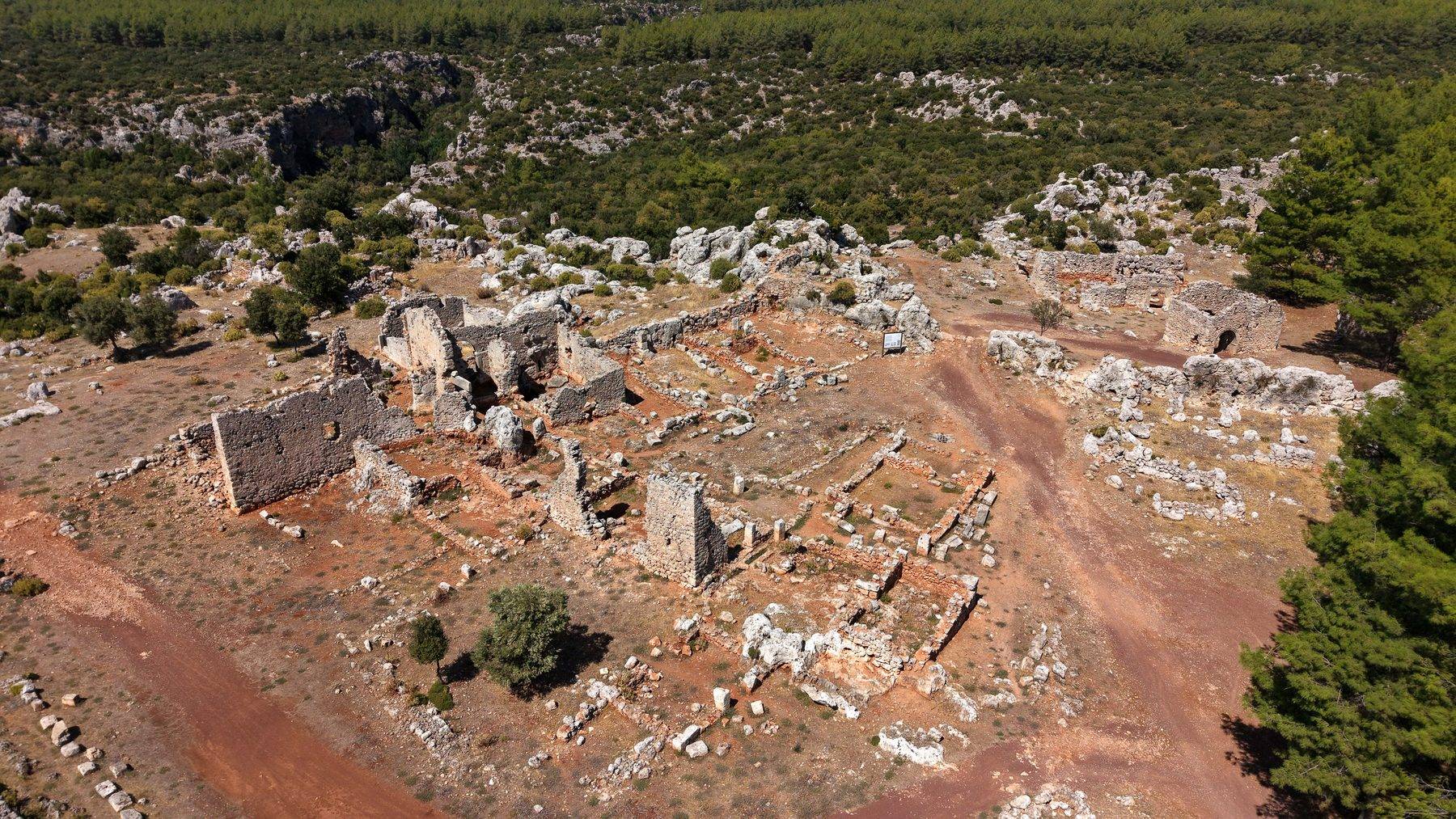 Antalya'nın 2 bin yıllık zeytinyağı fabrikası: Elde edilen gelirle ne yaptıkları ortaya çıktı