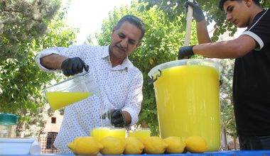 Cizre'nin sütlü limonatası yaz sıcaklarında serin bir kaçış sunuyor