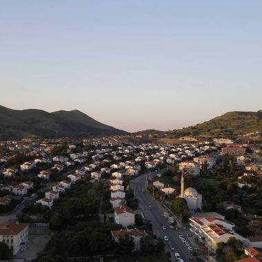 Yılın 300 günü görülüyor: Gökçeada rüzgarıyla sporcuları, tarihi ve doğasıyla turistleri cezbediyor