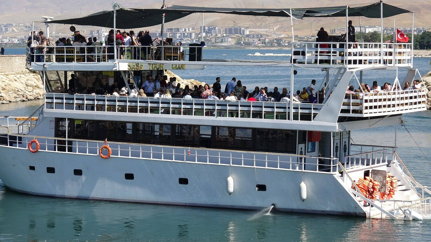Savaş onları durdurmadı: İranlı turistlerin tercihi yine Van oldu