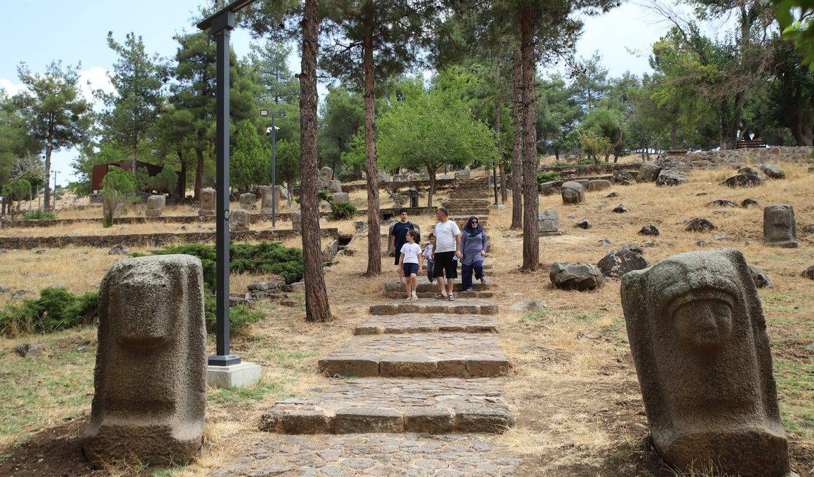 Dünyanın en büyük açık hava müzesi Gaziantep'te: Yesemek tarihe ışık tutuyor