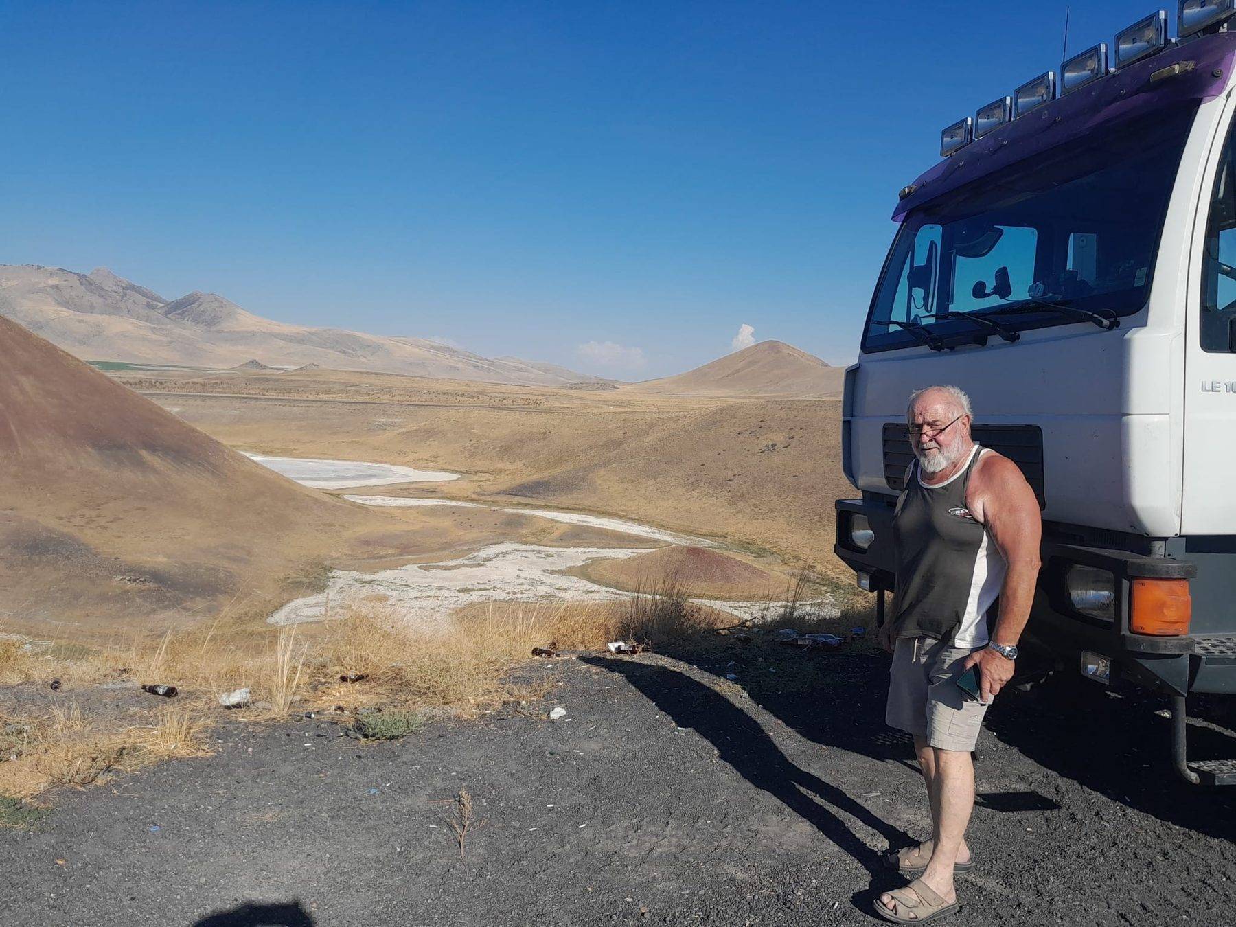 Turistler Konya'daki kuruyan gölün peşinde: Dünyanın nazar boncuğuna ilgi yoğun