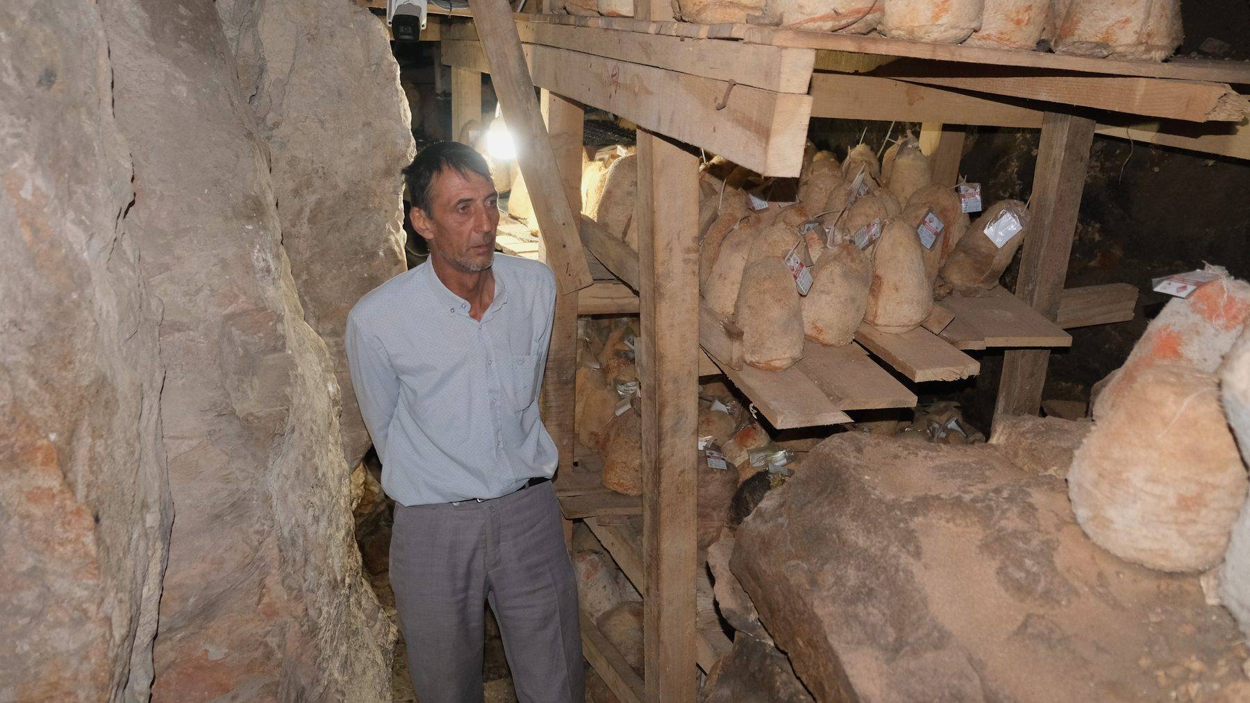 Mağaradan çıkan kırmızı altın: Karaman'ın eşsiz lezzetinin fiyatı 1700 lirayı buldu