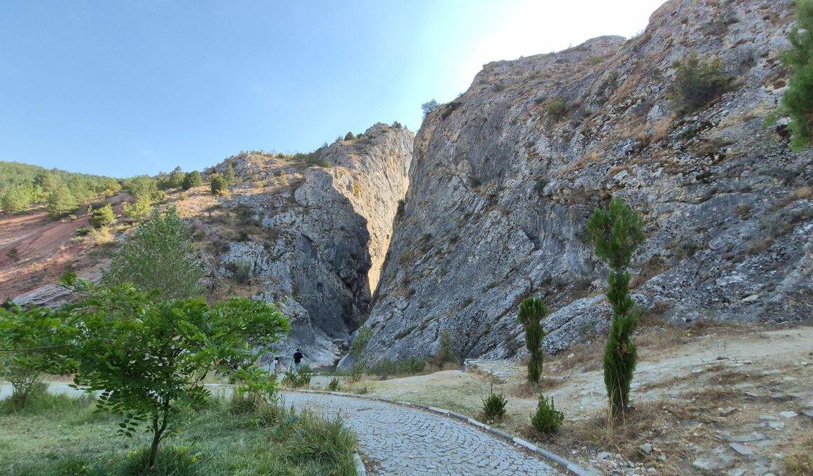 Bilecik'in sıfır ışık kirliliği ile ünlü Harmankaya Kanyonu gökyüzü tutkunlarının rotasında