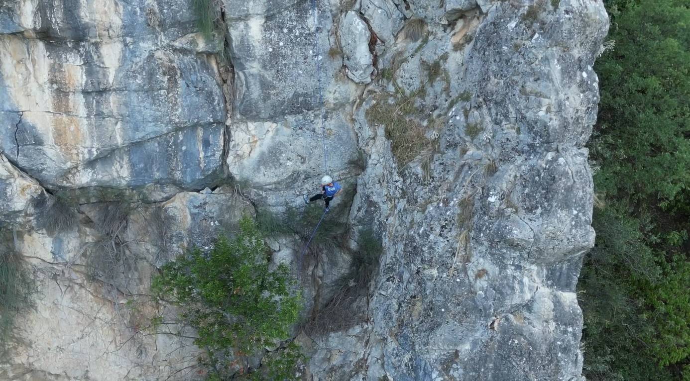 Dağların minik fatihleri: 4 çocuk sporcu 3 bin 500 metreye tırmandı
