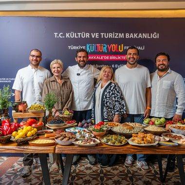Zeytinyağlıları unutamadılar: Michelin yıldızlı şefler favori Çanakkale lezzetlerini paylaştı