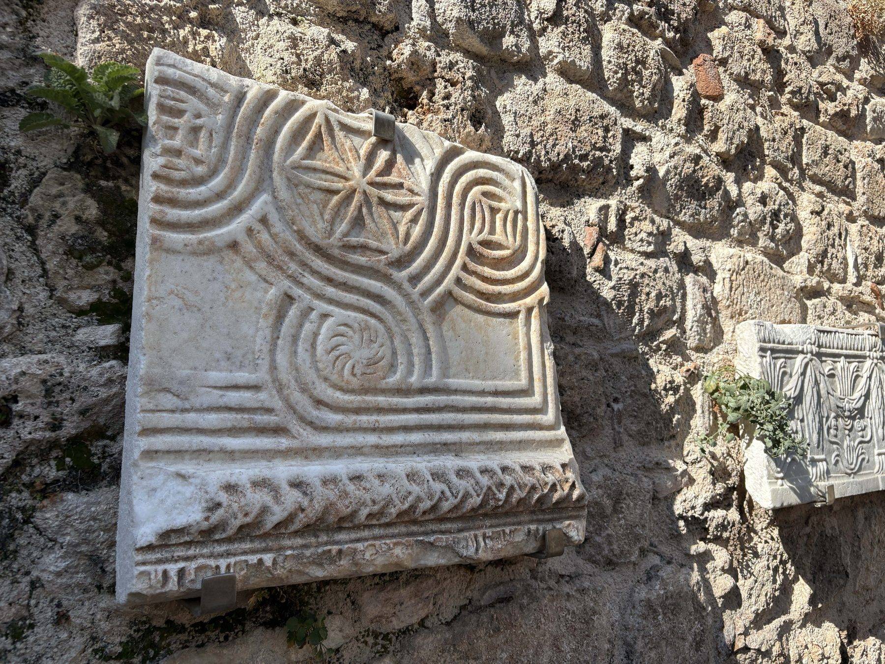 Antalya'nın kalbinde 5 asırlık bir türbe: Nigar Hatun Türbesi