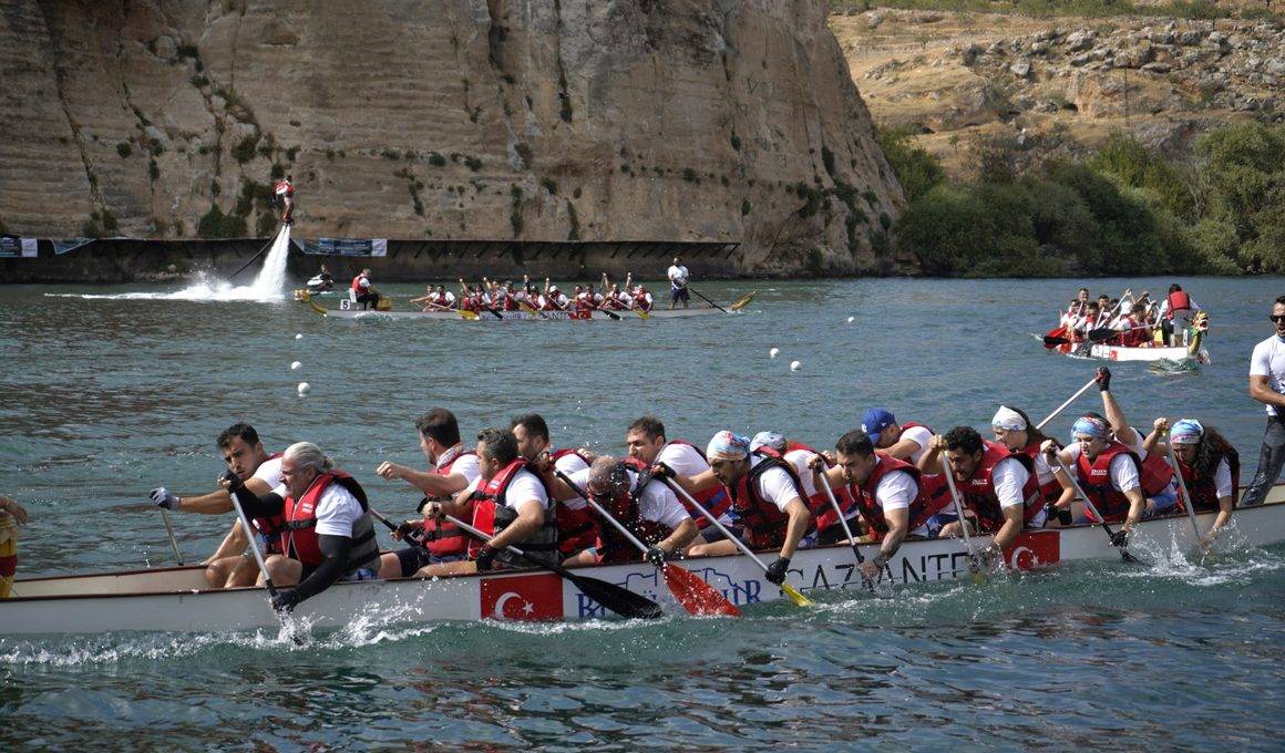 Su sporlarının kalbi Rumkale'de atıyor: 740 sporcu Türkiye Dragon Bot Yarışması’nda yarışacak