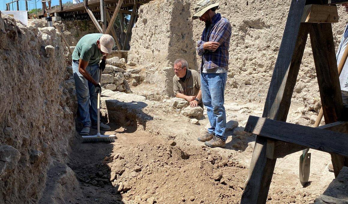 Troya Antik Kenti'nde 2 bin 800 yıllık agora gün yüzüne çıkarılıyor