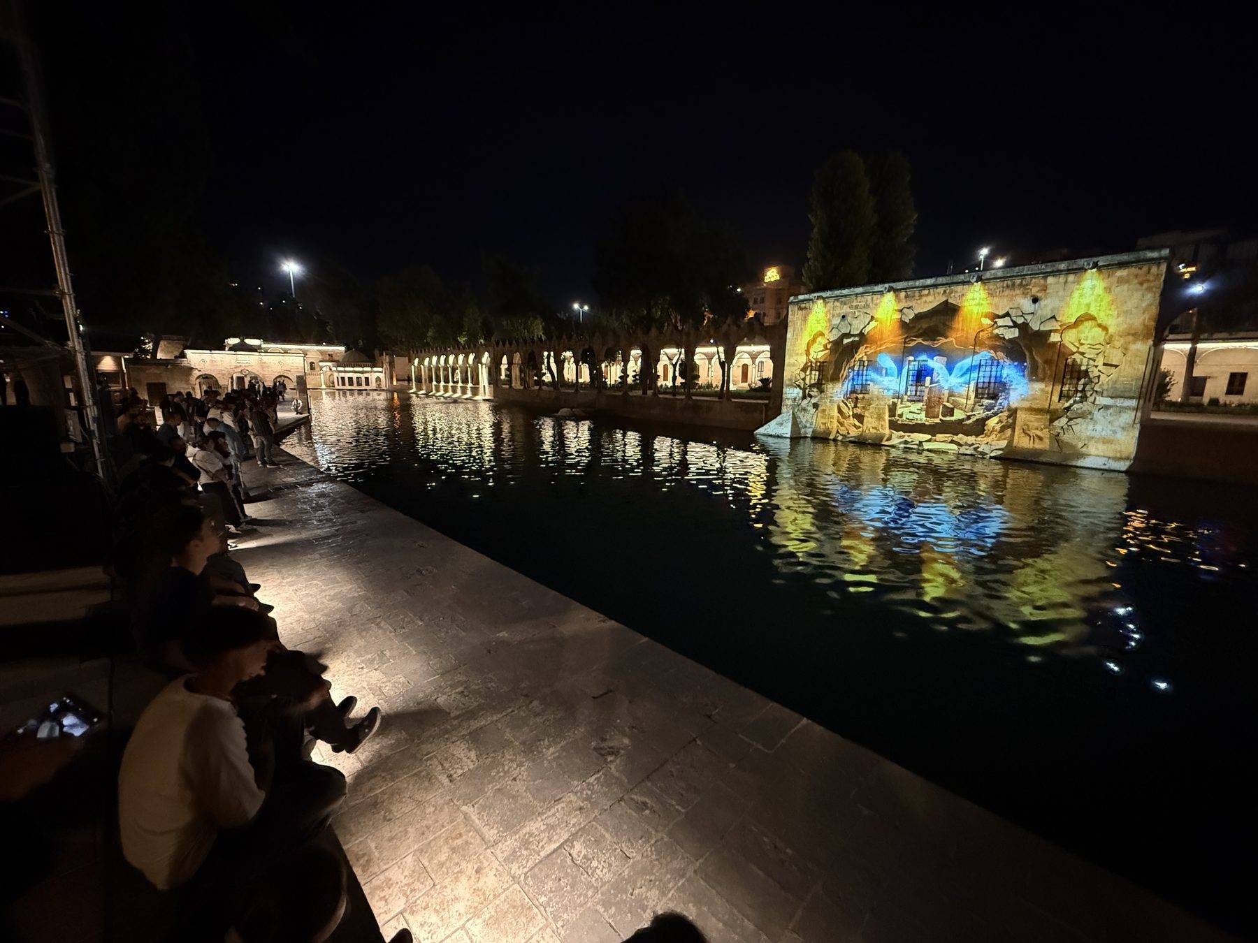 TEKNOFEST Güneydoğu heyecanı Balıklıgöl'e taşındı: Mapping gösterileri mest etti