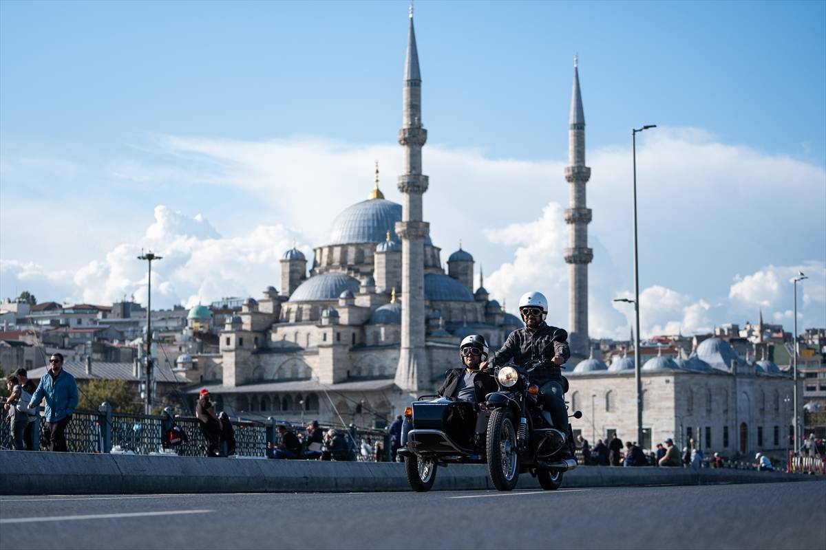 İstanbul'da turistlerin yeni gözdesi: Sepetli motosiklet turları