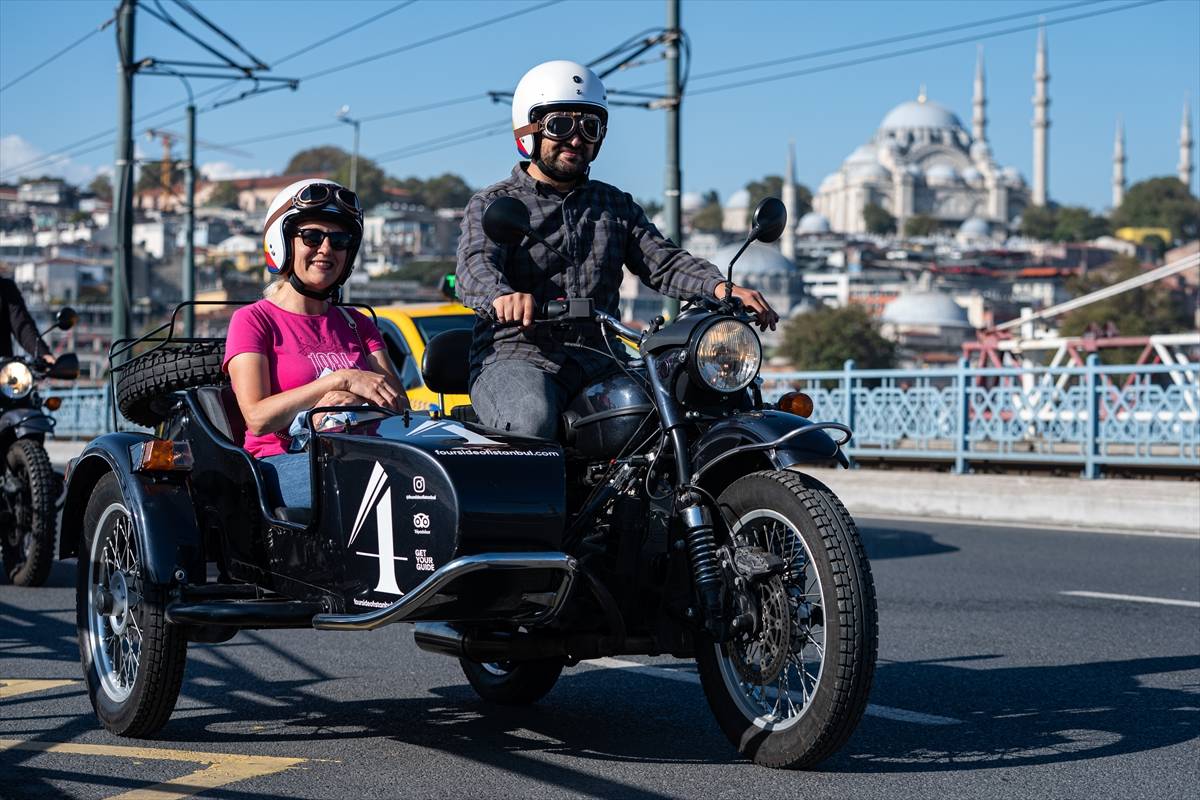 İstanbul'da turistlerin yeni gözdesi: Sepetli motosiklet turları