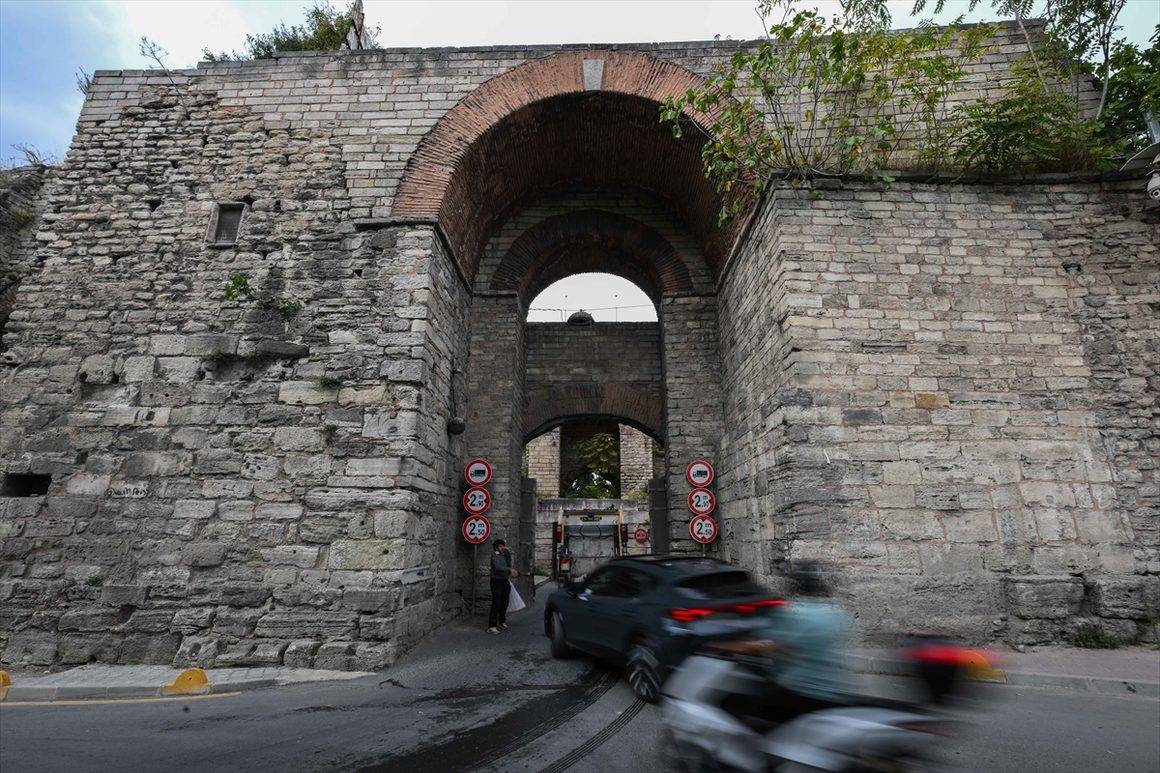 Osmanlı döneminde surlara asıldı, neden orada olduğunu bilen az: Bozdoğan Gürzü
