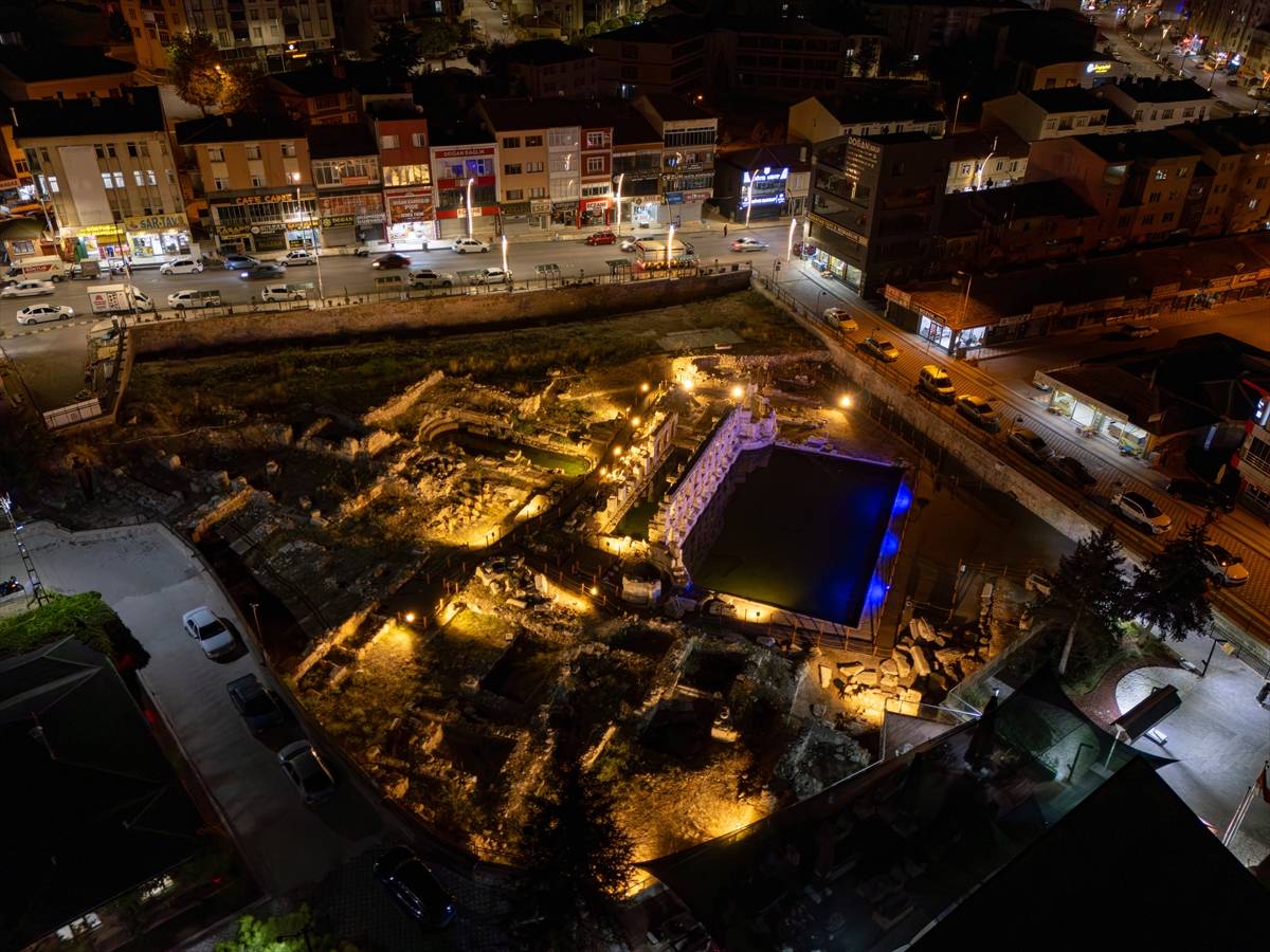 Kralın hastalanan kızına şifa olmuştu: Yozgat'ın Roma Hamamı gece atmosferiyle mest ediyor