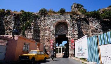 İstanbul'da sahabe kabirlerine komşu Eğrikapı'nın bilinmeyen hikayesi