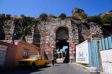 İstanbul'da sahabe kabirlerine komşu Eğrikapı'nın bilinmeyen hikayesi