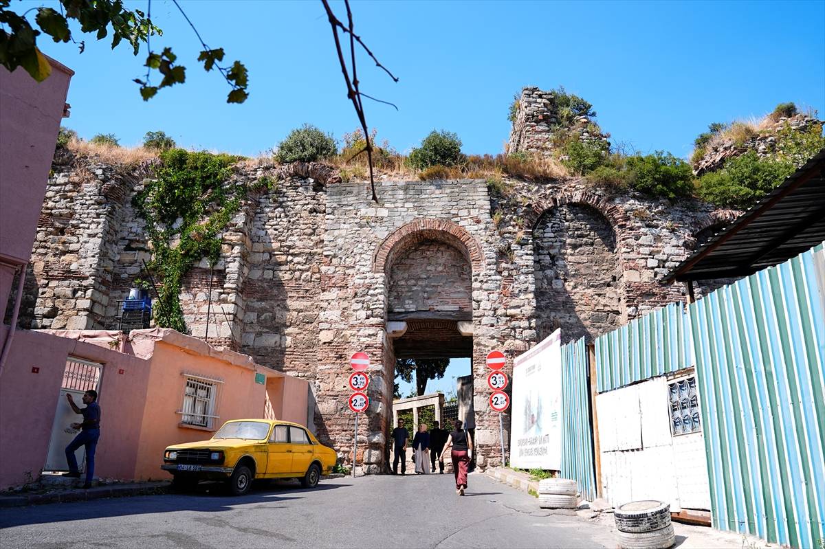 İstanbul'da sahabe kabirlerine komşu Eğrikapı'nın bilinmeyen hikayesi