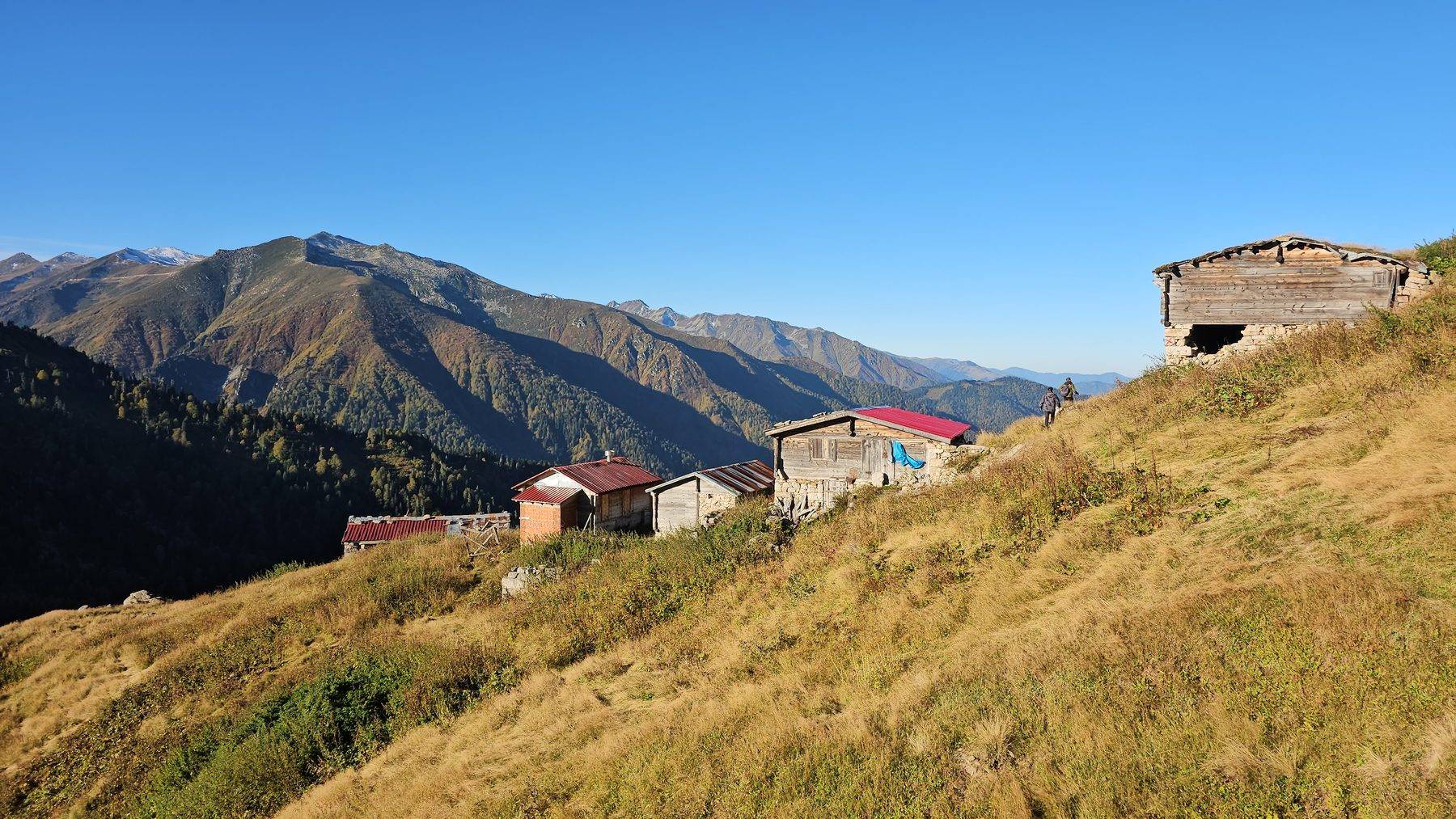 Rize'nin ünlü yaylaları sonbahar ile renklendi, doğa tutkunları manzaraya doyamadı