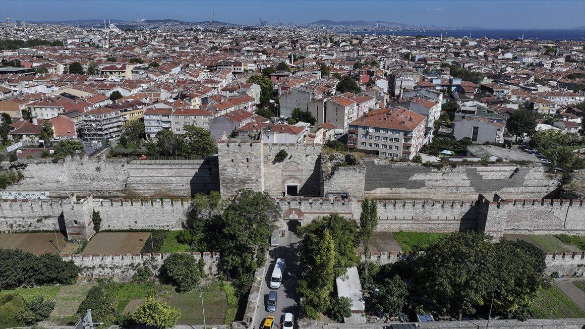 Sadece 60 günde yapıldı: İstanbul'daki Mevlana Kapı, 1600 yılın sonra da kullanılıyor