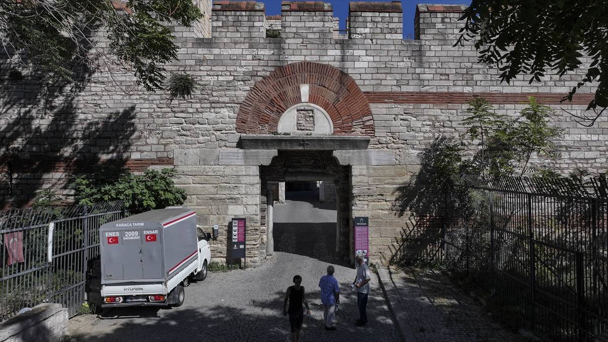 Sadece 60 günde yapıldı: İstanbul'daki Mevlana Kapı, 1600 yılın sonra da kullanılıyor