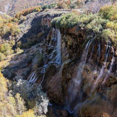 Sivas'ın doğa harikasında renk cümbüşü! Dipsiz Göl ve Şelalesi atmosferiyle etkiledi