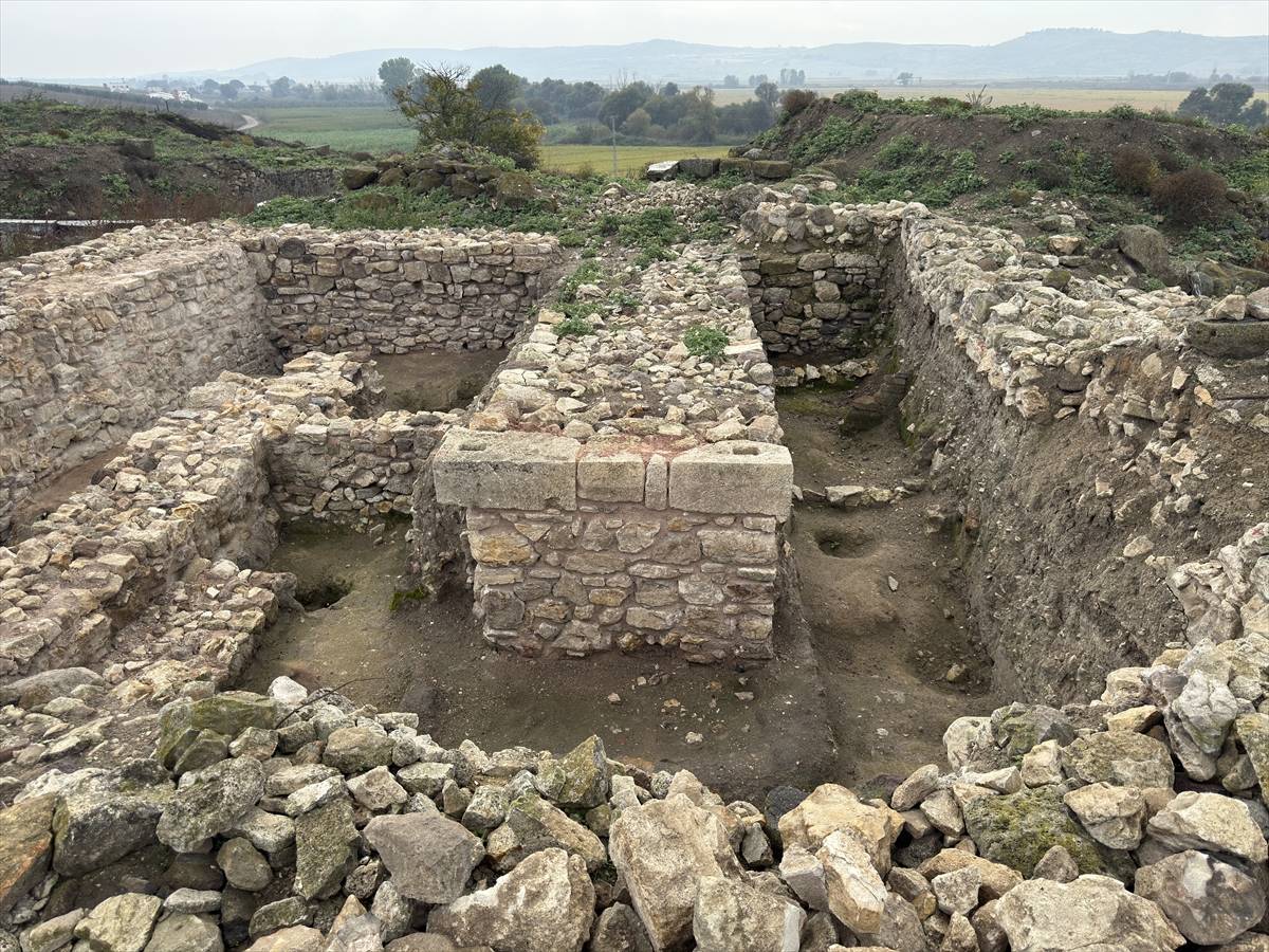 Balıkesir'deki sürpriz keşif! 2 bin 600 yıl sonra bozulmadan ortaya çıkarıldı