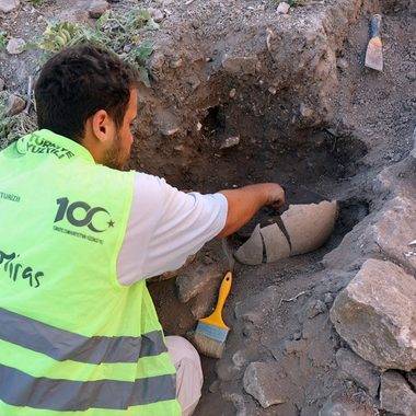 Balıkesir'deki sürpriz keşif! 2 bin 600 yıl sonra bozulmadan ortaya çıkarıldı