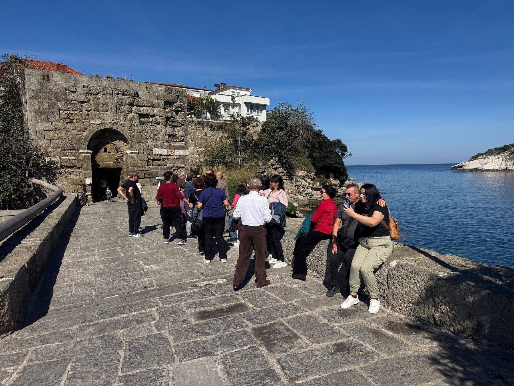 Turistler Karadeniz'in vitrini Amasra'ya akın etti: 9 ayda 1,3 milyon kişi ziyaret etti