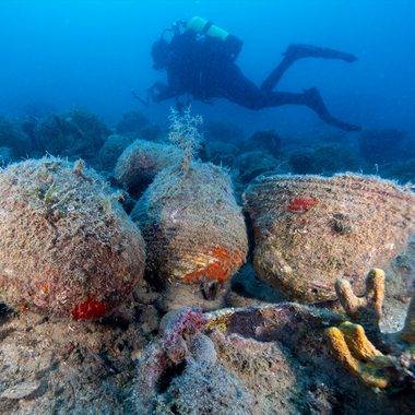 Balıkesir'in su altındaki hazinesi: Ayvalık'taki amforalar dalış turizmiyle keşfediliyor