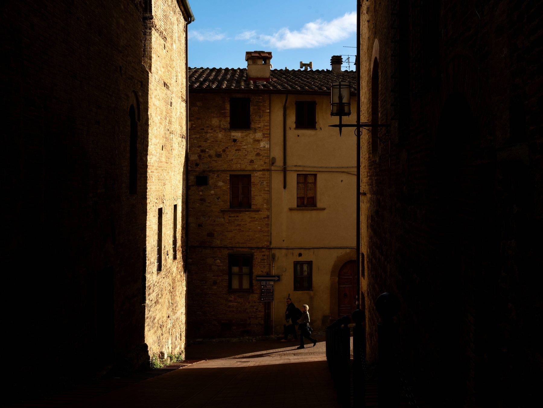 İtalya'nın taş kuleleri ile ünlü, Orta Çağ'a açılan kapısı: San Gimignano