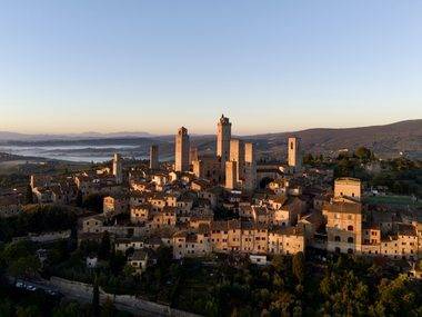 İtalya'nın taş kuleleri ile ünlü, Orta Çağ'a açılan kapısı: San Gimignano