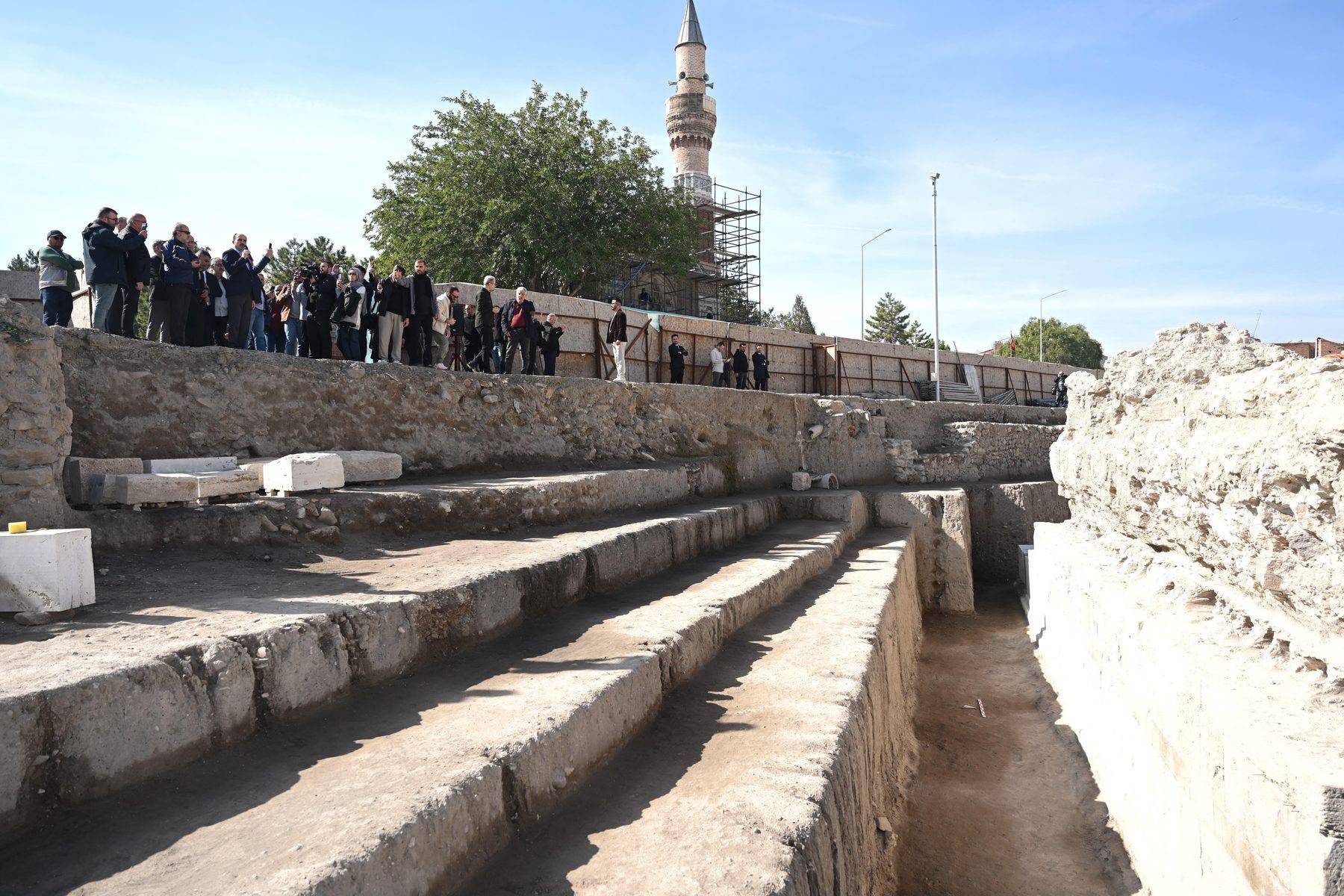 Konya'nın tarihi hazinesi gün yüzüne çıkıyor: Larende Kapısı'nda çalışmalar sürüyor