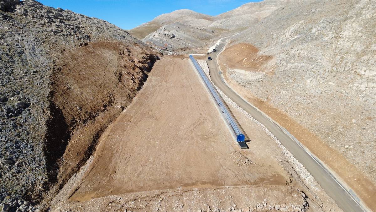 Kış turizmine yeni oyuncu: Güneydoğu'nun en yüksek dağına kayak merkezi kuruluyor