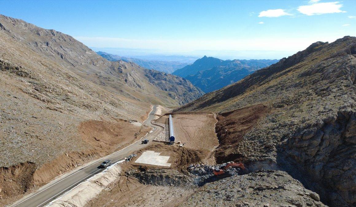 Kış turizmine yeni oyuncu: Güneydoğu'nun en yüksek dağına kayak merkezi kuruluyor