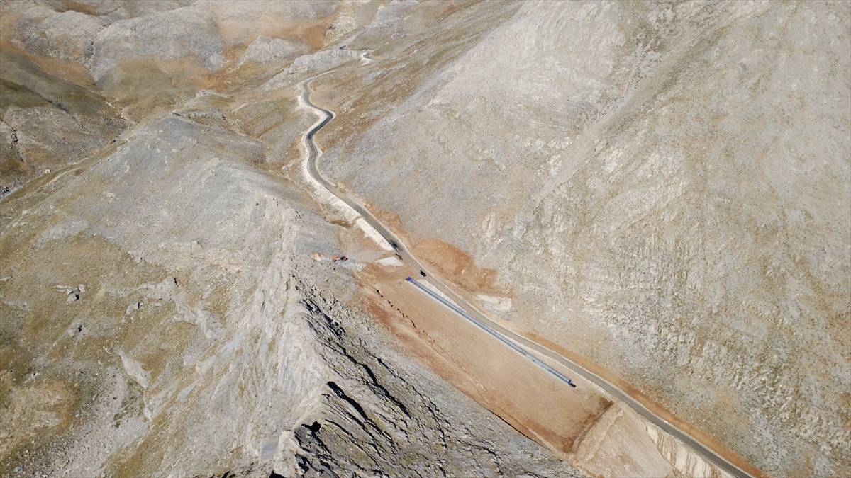 Kış turizmine yeni oyuncu: Güneydoğu'nun en yüksek dağına kayak merkezi kuruluyor