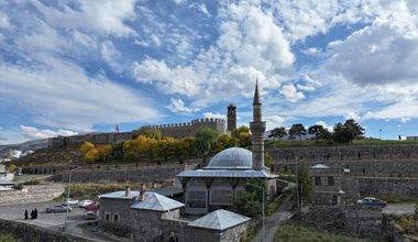 Erzurum'un kubbesi kurşunla kaplı 325 yıllık mirası: Kurşunlu Cami restore ediliyor