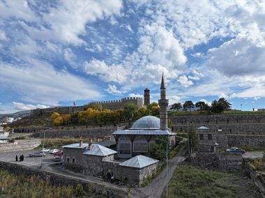Erzurum'un kubbesi kurşunla kaplı 325 yıllık mirası: Kurşunlu Cami restore ediliyor