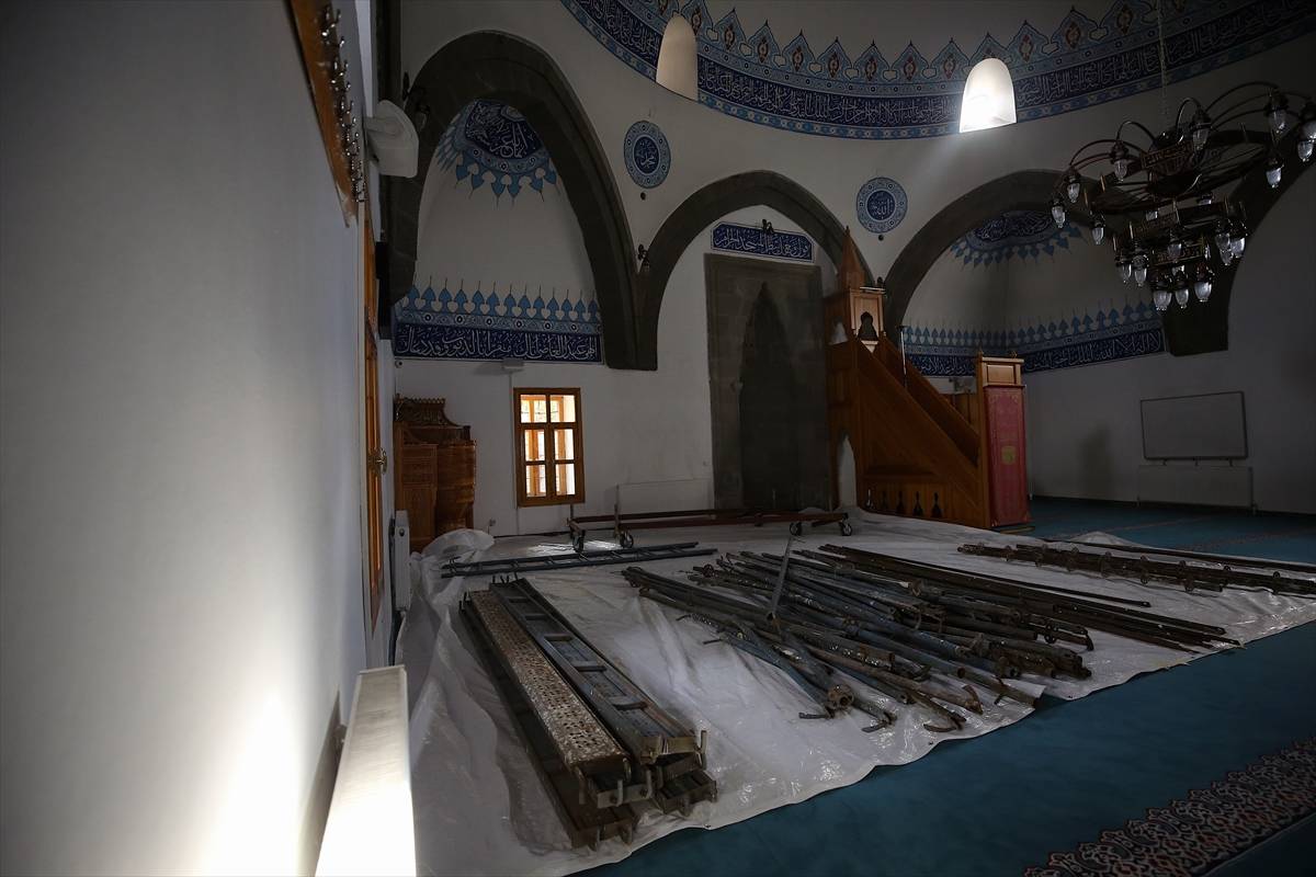 Erzurum'un kubbesi kurşunla kaplı 325 yıllık mirası: Kurşunlu Cami restore ediliyor