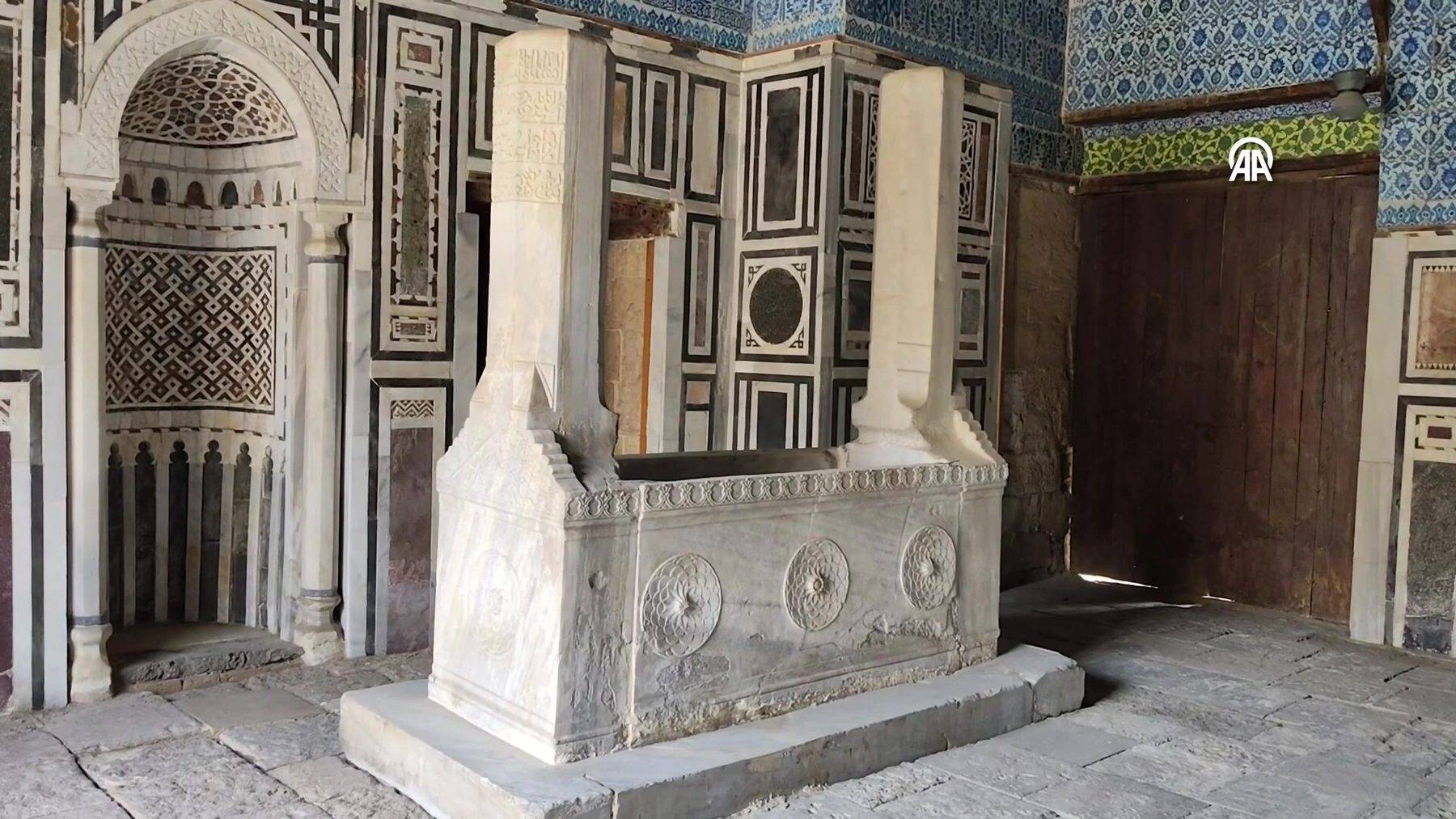 Mısır'ın kalbinde Memlük ve Osmanlı izlerinin buluştuğu bir eser: Mavi Cami