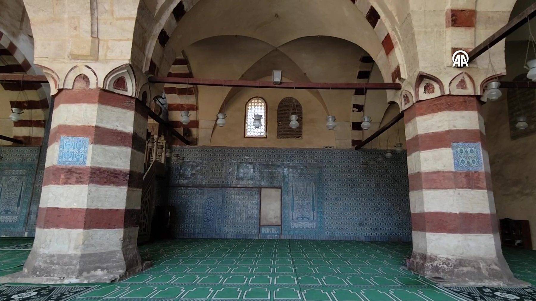 Mısır'ın kalbinde Memlük ve Osmanlı izlerinin buluştuğu bir eser: Mavi Cami