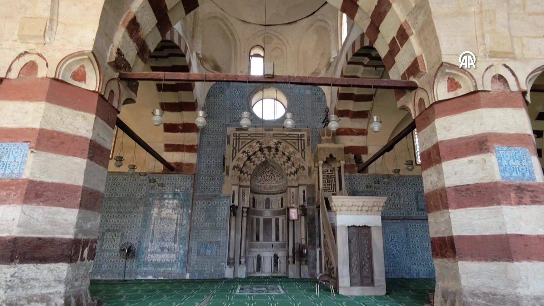 Mısır'ın kalbinde Memlük ve Osmanlı izlerinin buluştuğu bir eser: Mavi Cami