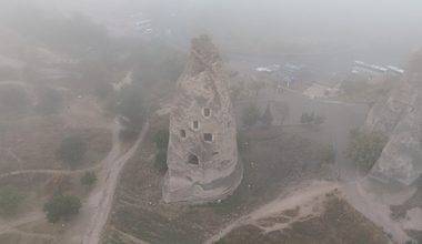 Kapadokya gizemli atmosfere büründü: Sisler altındaki hali mest etti
