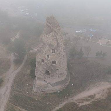 Kapadokya gizemli atmosfere büründü: Sisler altındaki hali mest etti