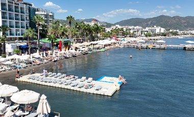 Yağmurdan kaçan İngilizler Marmaris'e akın etti: 'Yedinci kez geliyorum'