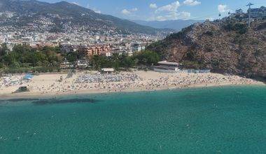 Antalya'da plajlar temmuz ayını aratmıyor: 'Güneş pırıl pırıl parlıyor'